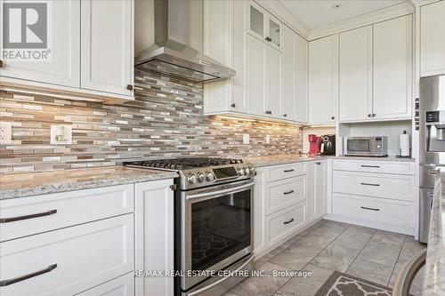 9738 Dundas Street E, Erin, ON - Indoor Photo Showing Kitchen With Upgraded Kitchen