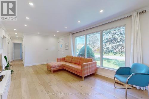 4 Honeybourne Crescent, Markham, ON - Indoor Photo Showing Living Room