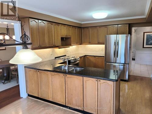 44 Hadera Pl, Georgina, ON - Indoor Photo Showing Kitchen With Double Sink