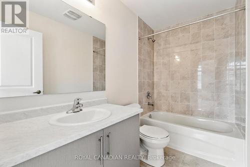 1409 Davis Loop, Innisfil, ON - Indoor Photo Showing Bathroom