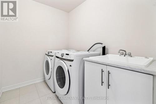 1409 Davis Loop, Innisfil, ON - Indoor Photo Showing Laundry Room