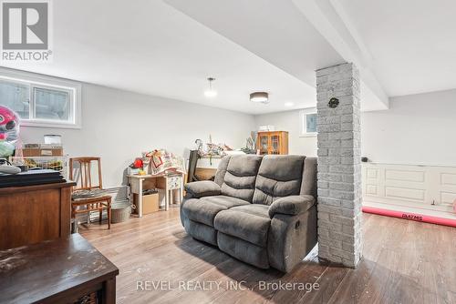 10 Parkway Place, Barrie, ON - Indoor