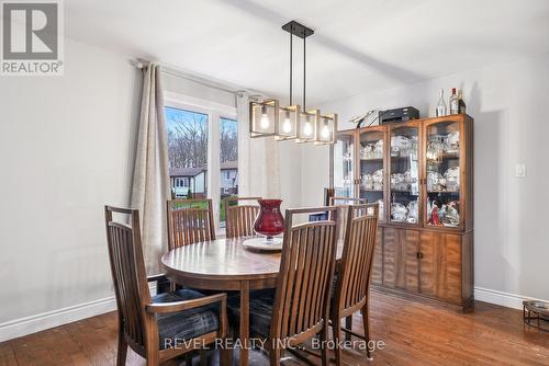 10 Parkway Place, Barrie, ON - Indoor Photo Showing Dining Room