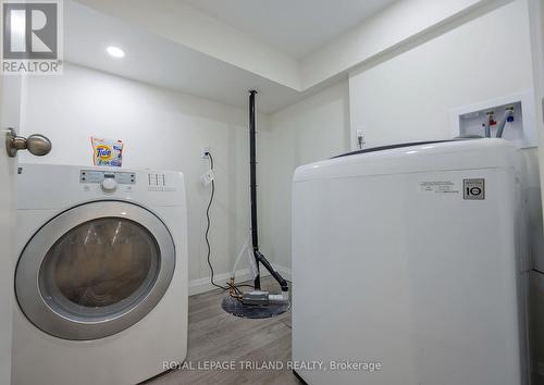 162 Foster Avenue, London, ON - Indoor Photo Showing Laundry Room