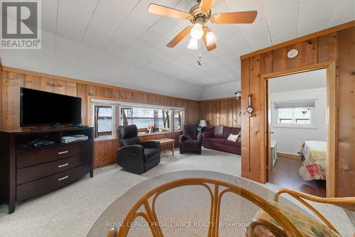 1051 Lakeside Drive, Prince Edward County, ON - Indoor