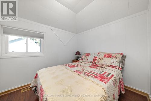 1051 Lakeside Drive, Prince Edward County, ON - Indoor Photo Showing Bedroom