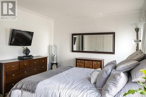 24 Liberty Street, Hamilton, ON - Indoor Photo Showing Bedroom
