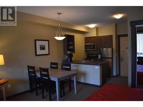 2064 Summit  Drive Unit# 110, Panorama, BC - Indoor Photo Showing Kitchen