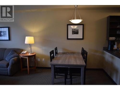 2064 Summit  Drive Unit# 110, Panorama, BC - Indoor Photo Showing Dining Room