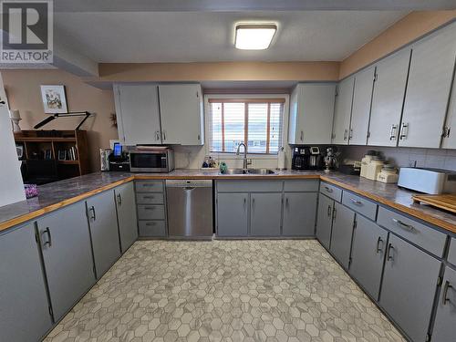 5111A 43 Street Ne, Chetwynd, BC - Indoor Photo Showing Kitchen With Double Sink