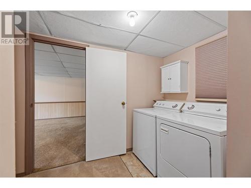 2909 Heritage Place, Vernon, BC - Indoor Photo Showing Laundry Room