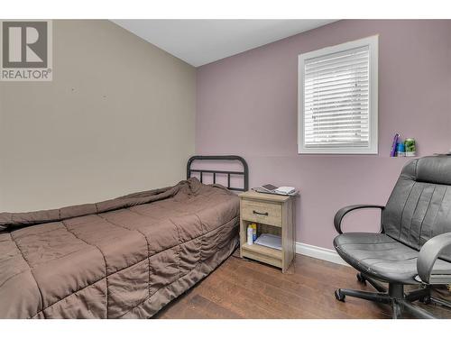 855 Saucier Avenue, Kelowna, BC - Indoor Photo Showing Bedroom
