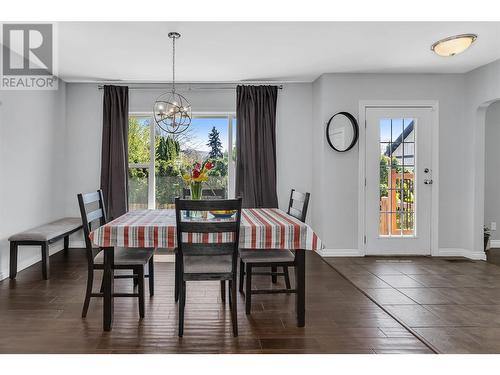 855 Saucier Avenue, Kelowna, BC - Indoor Photo Showing Dining Room
