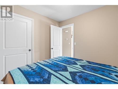 6744 Longacre Drive Unit# B, Vernon, BC - Indoor Photo Showing Bedroom