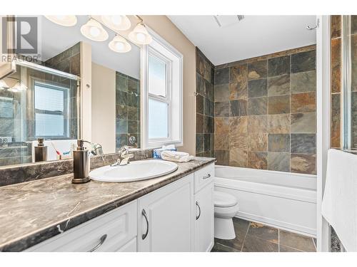 6744 Longacre Drive Unit# B, Vernon, BC - Indoor Photo Showing Bathroom