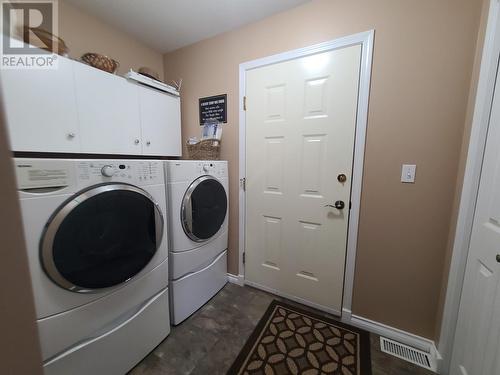 701 Dominion Street, Mcbride, BC - Indoor Photo Showing Laundry Room
