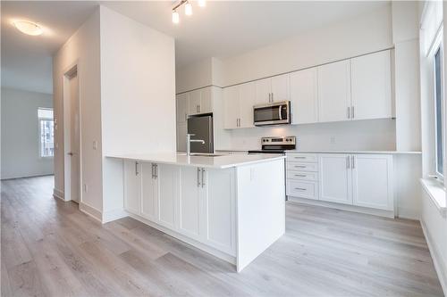 10 Windward Drive|Unit #76, Grimsby, ON - Indoor Photo Showing Kitchen With Upgraded Kitchen