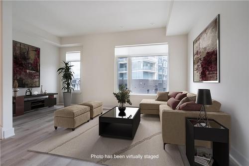 10 Windward Drive|Unit #76, Grimsby, ON - Indoor Photo Showing Living Room