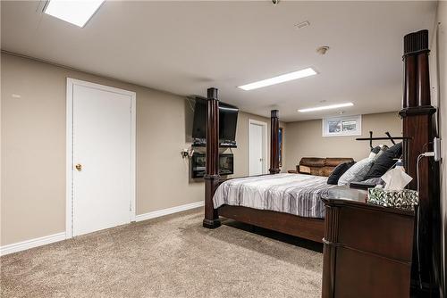 545 Main Street W, Grimsby, ON - Indoor Photo Showing Bedroom