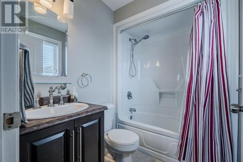 8 Hopedale Crescent, St. John'S, NL - Indoor Photo Showing Bathroom