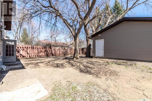 1143 4Th Avenue Nw, Moose Jaw, SK - Outdoor