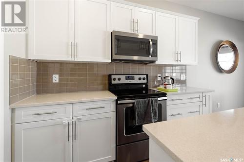 3354 Green Poppy Street, Regina, SK - Indoor Photo Showing Kitchen With Upgraded Kitchen