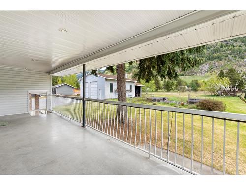 920 Columbia Road, Castlegar, BC - Outdoor With Deck Patio Veranda With Exterior