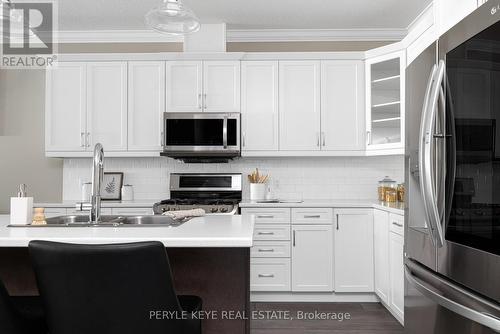 19 Serenity Place Crescent, Huntsville, ON - Indoor Photo Showing Kitchen With Stainless Steel Kitchen With Double Sink With Upgraded Kitchen