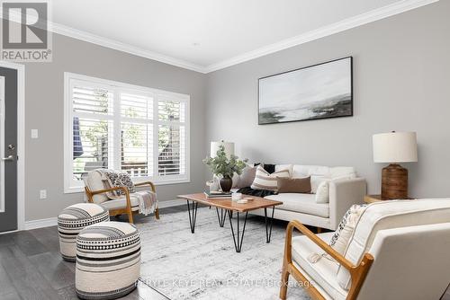 19 Serenity Place Crescent, Huntsville, ON - Indoor Photo Showing Living Room