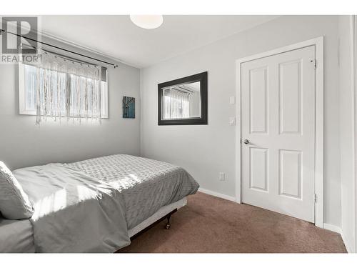525 Leathead Road, Kelowna, BC - Indoor Photo Showing Bedroom