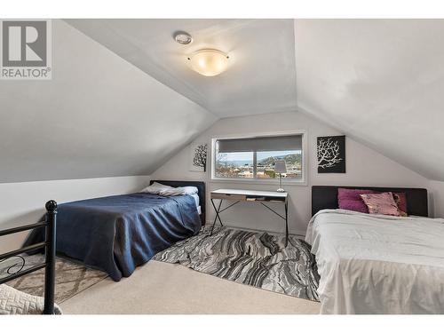 525 Leathead Road, Kelowna, BC - Indoor Photo Showing Bedroom