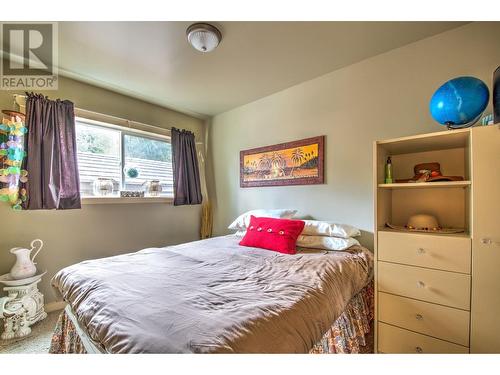 718 Swansea Point Road, Sicamous, BC - Indoor Photo Showing Bedroom
