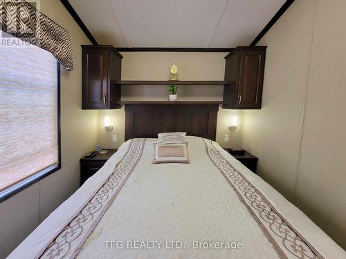 3-2152 County Rd 36 Road, Kawartha Lakes, ON - Indoor Photo Showing Bedroom