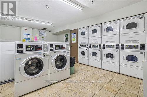 505 - 2323 Confederation Parkway, Mississauga, ON - Indoor Photo Showing Laundry Room