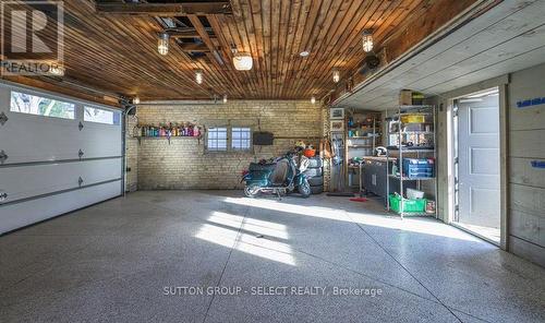 867 Hellmuth Avenue, London, ON - Indoor Photo Showing Garage