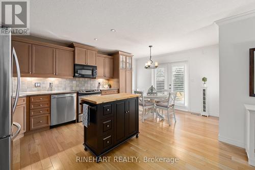 1697 Healy Road, London, ON - Indoor Photo Showing Kitchen