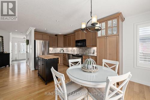 1697 Healy Road, London, ON - Indoor Photo Showing Dining Room