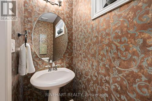 1697 Healy Road, London, ON - Indoor Photo Showing Bathroom