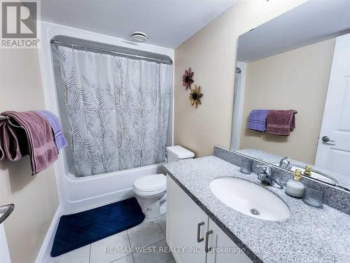 401 - 64 Frederick Drive, Guelph, ON - Indoor Photo Showing Bathroom