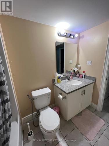 401 - 64 Frederick Drive, Guelph, ON - Indoor Photo Showing Bathroom