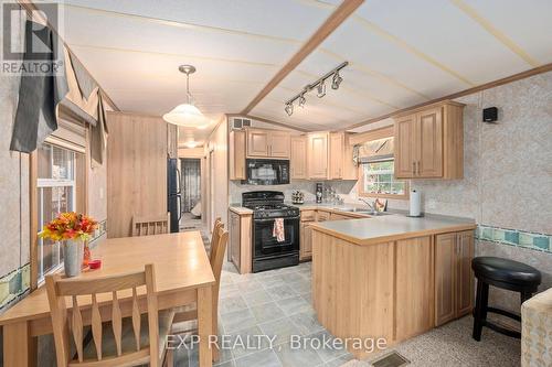 33825 Harmony Road, North Middlesex, ON - Indoor Photo Showing Kitchen
