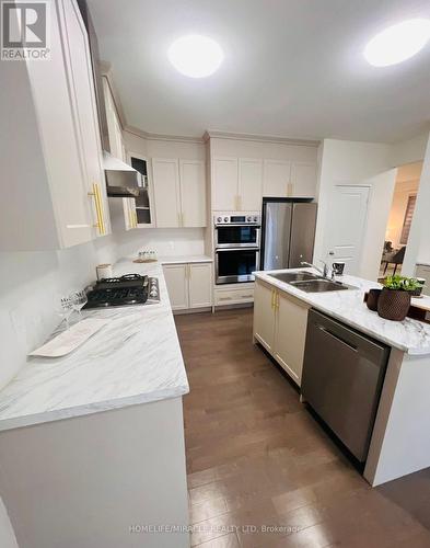 643 Anishinaabe Drive, Shelburne, ON - Indoor Photo Showing Kitchen With Double Sink