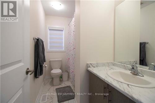 15 Monteith Drive, Brantford, ON - Indoor Photo Showing Bathroom