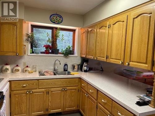 3907 Blair Road, Texada Island, BC - Indoor Photo Showing Kitchen
