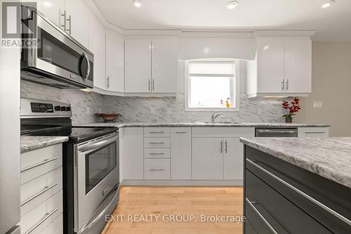 84 Dorchester Drive, Prince Edward County, ON - Indoor Photo Showing Kitchen With Upgraded Kitchen