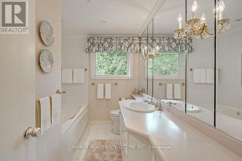 174 Claxton Drive, Oakville, ON - Indoor Photo Showing Bathroom