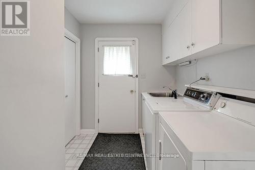 174 Claxton Drive, Oakville, ON - Indoor Photo Showing Laundry Room