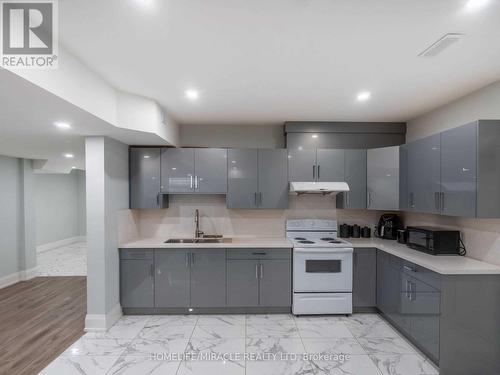 11086 Winston Churchill Boulevard, Halton Hills, ON - Indoor Photo Showing Kitchen With Double Sink