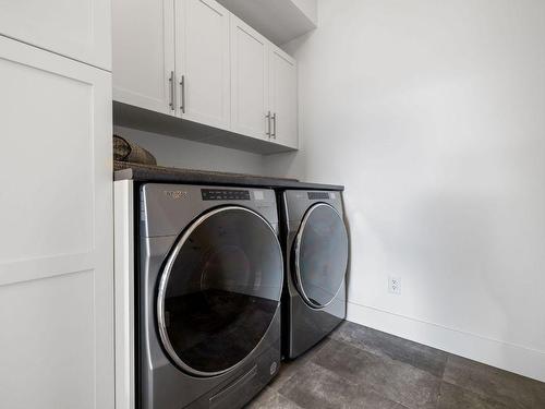 1474 Summer Crescent, Kelowna, BC - Indoor Photo Showing Laundry Room