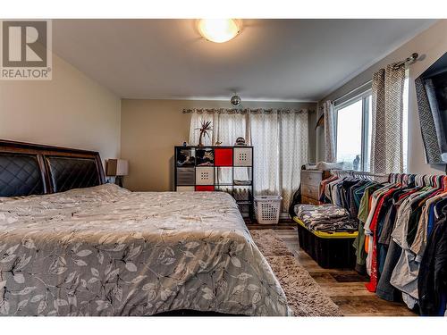 2092 Powerhouse Road, Spallumcheen, BC - Indoor Photo Showing Bedroom